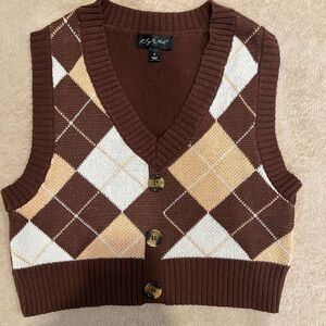 Brown & cream cropped argyle sweater vest #preppy #vest # croptop